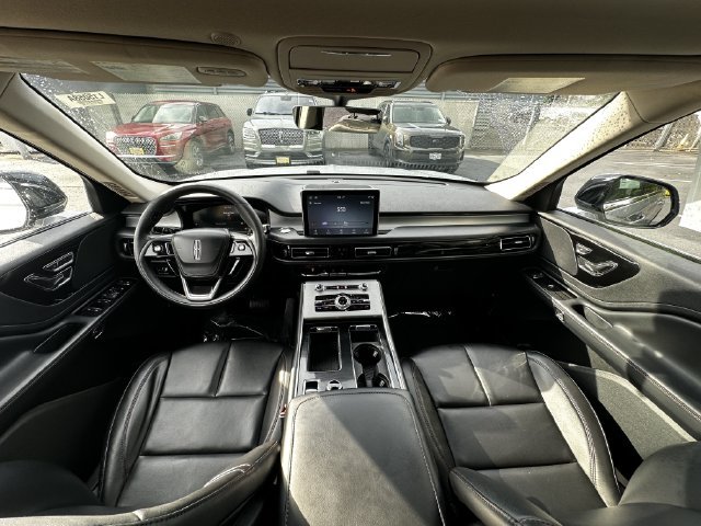 Certified 2023 Lincoln Aviator AWD w/ Premium Package image 3