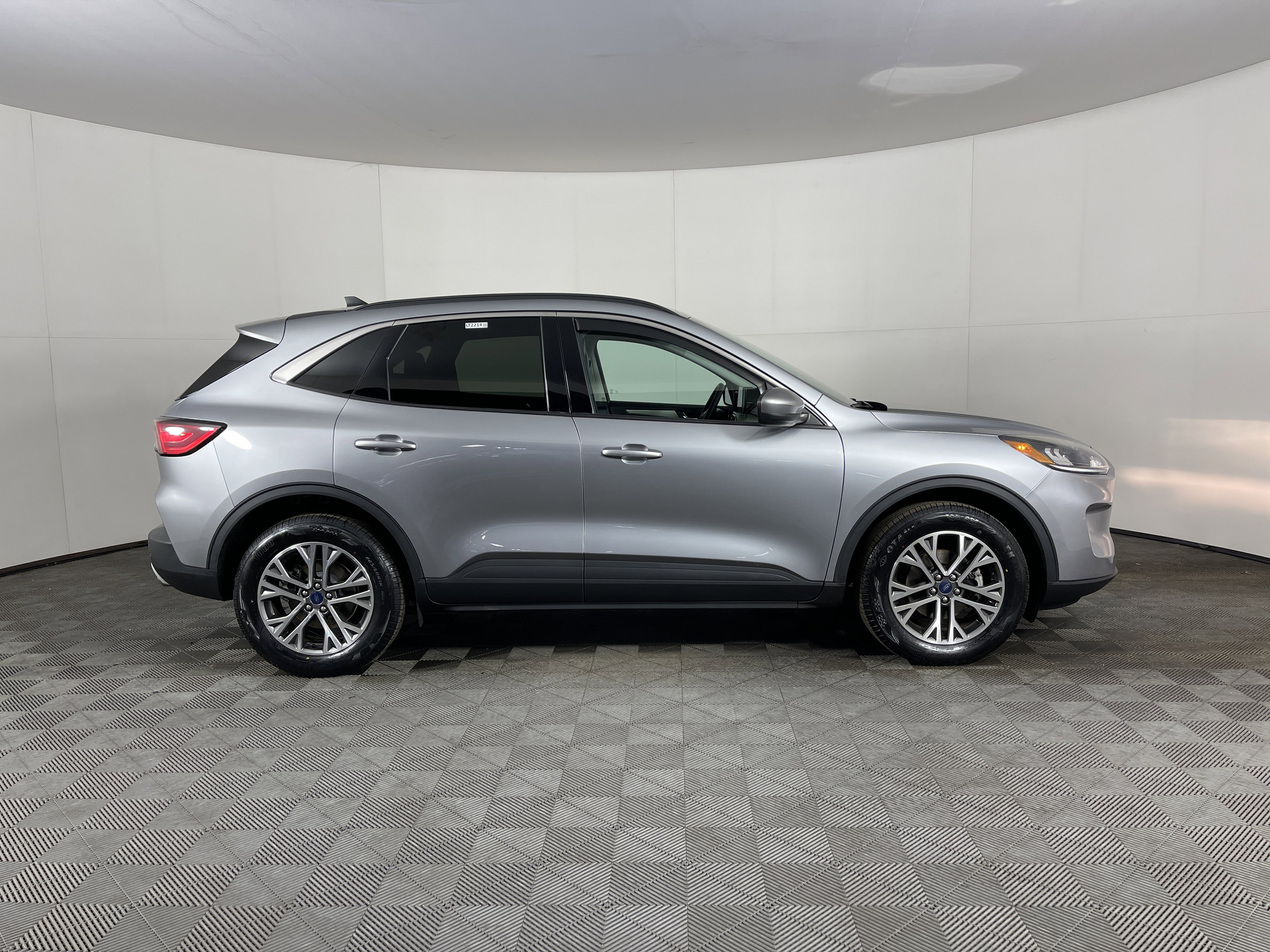 Used 2022 Ford Escape SEL image 5