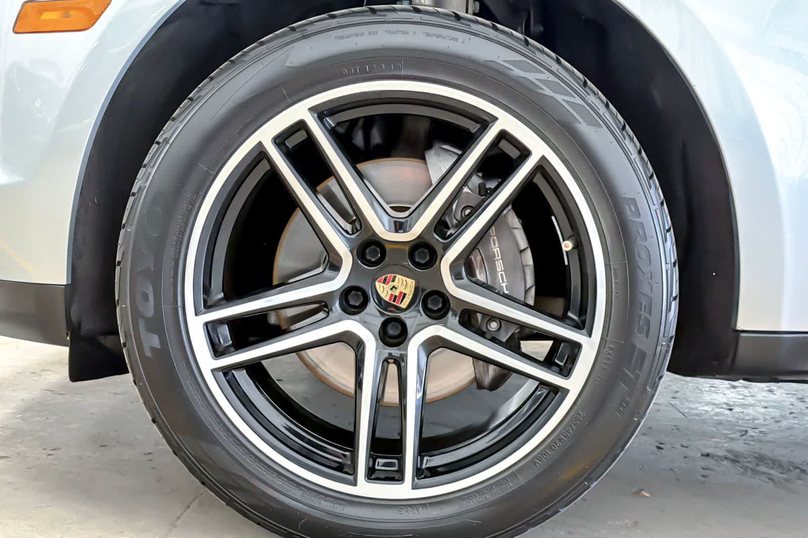 Used 2021 Porsche Macan w/ Premium Package Plus AWD/4WD image 27