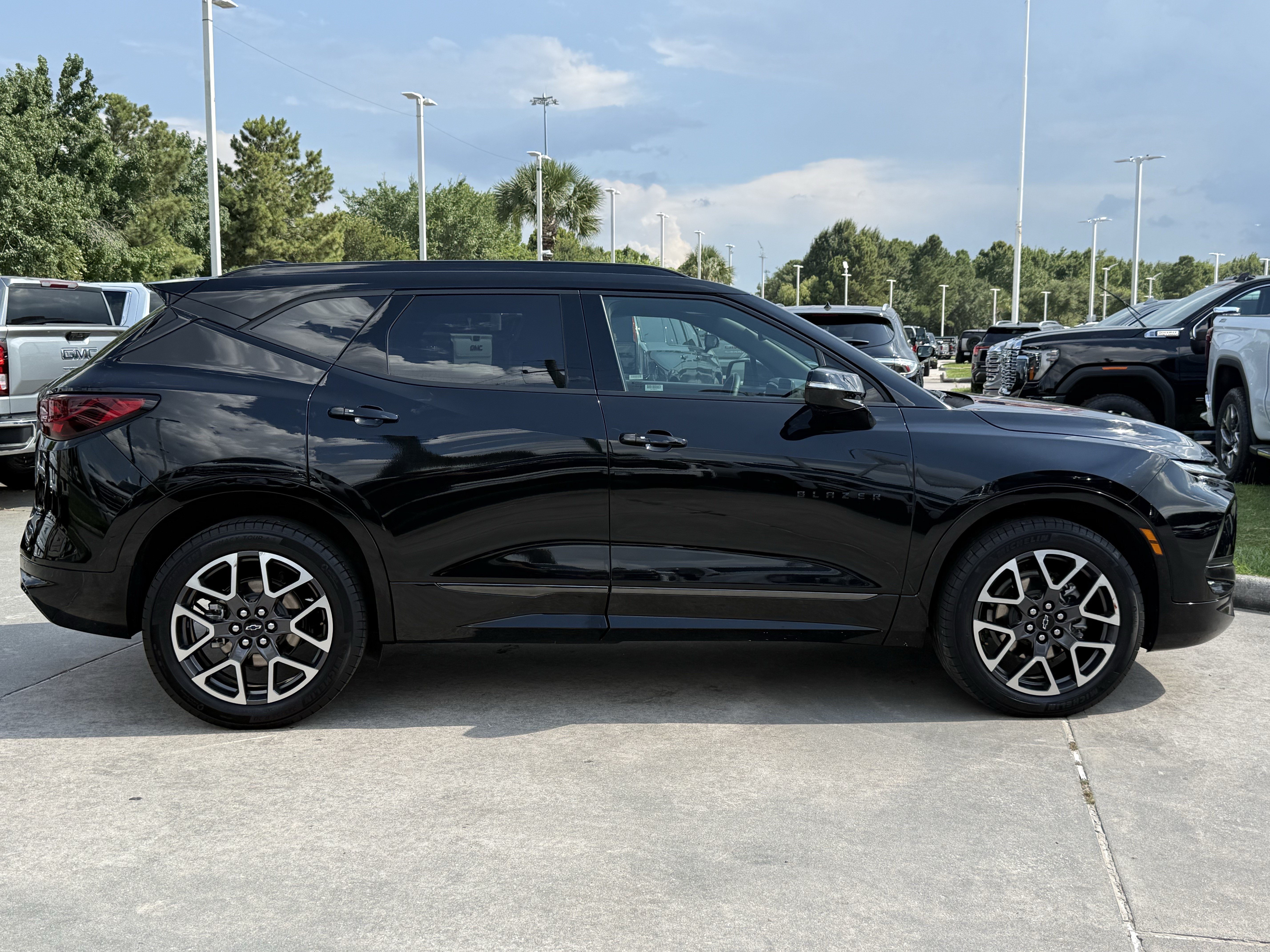 Used 2025 Chevrolet Blazer RS FWD image 5