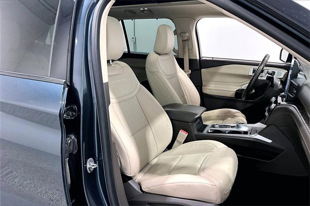 Used 2022 Ford Explorer Platinum w/ Technology Package image 31