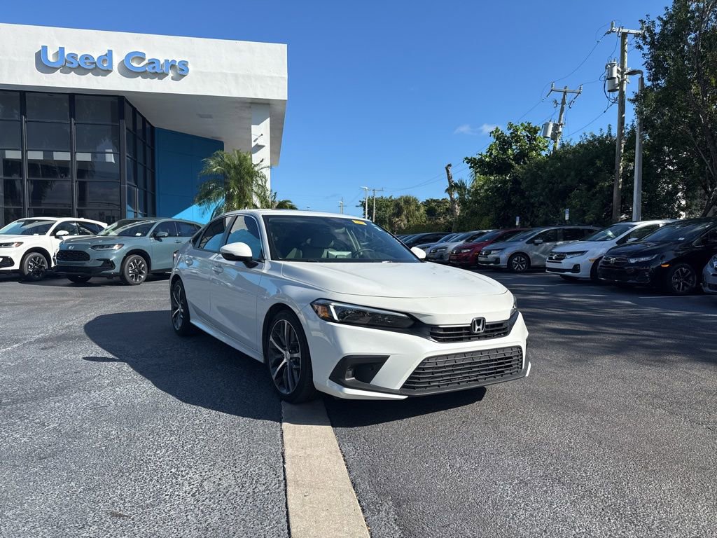 Used 2023 Honda Civic Touring image 3