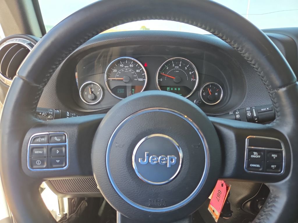 Used 2015 Jeep Wrangler Rubicon w/ Power Convenience Group image 15