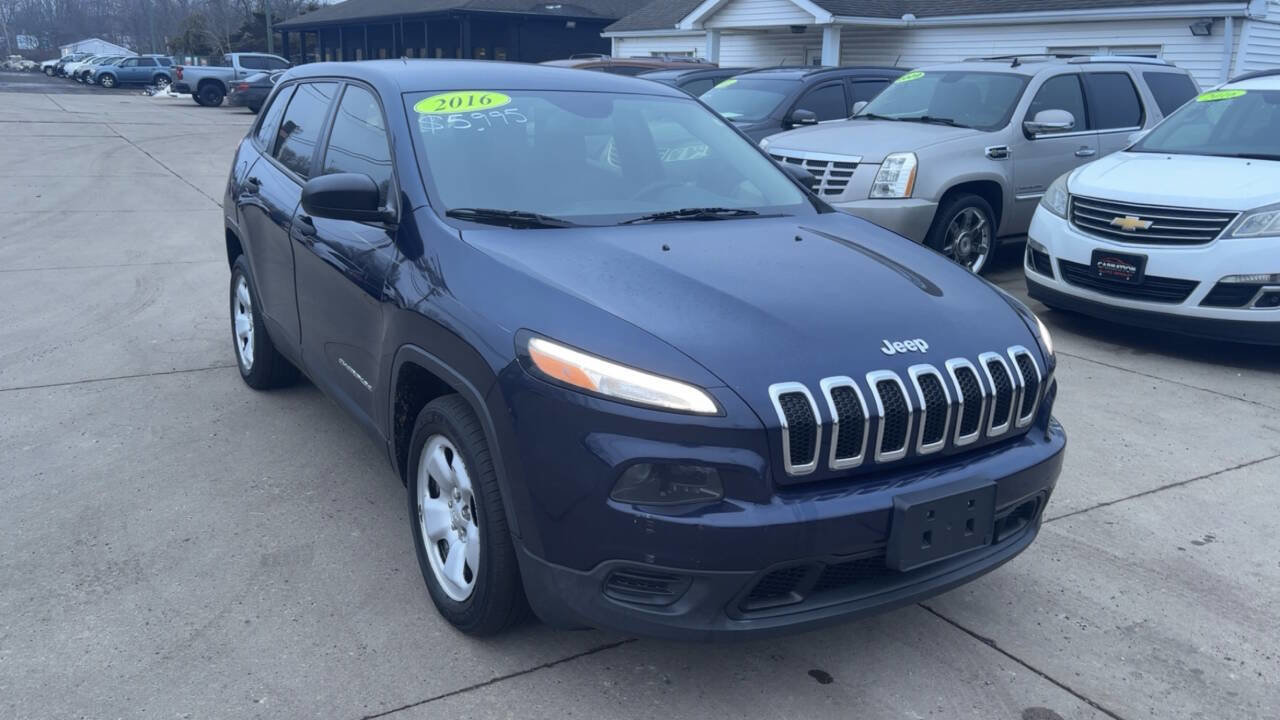 Used 2016 Jeep Cherokee Sport FWD image 8