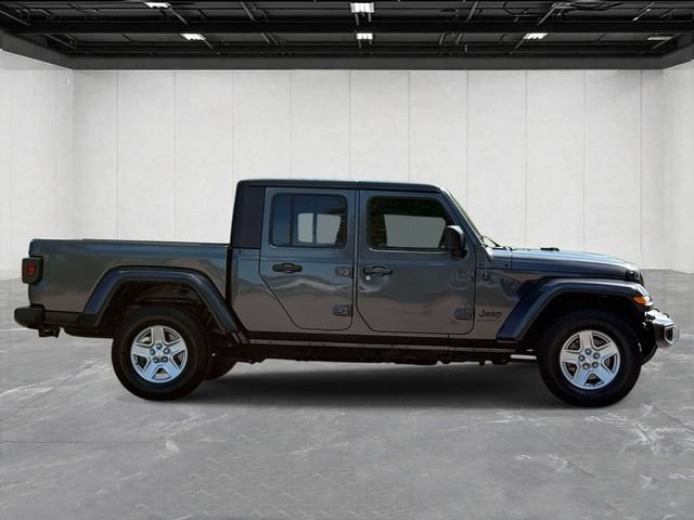 Used 2022 Jeep Gladiator Sport AWD/4WD image 4