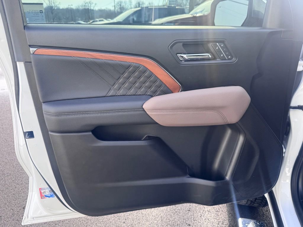 Used 2026 GMC Canyon Denali image 8