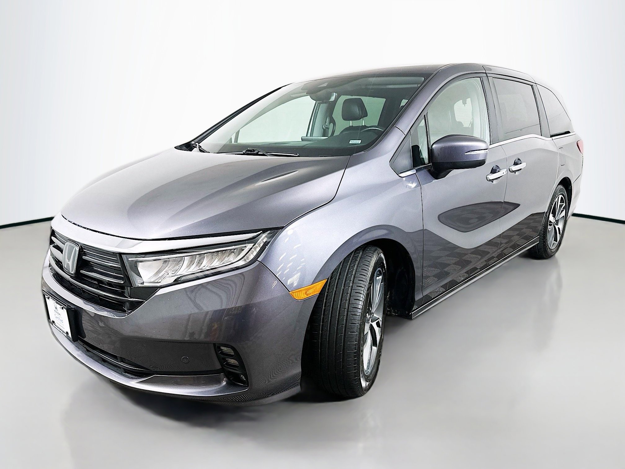Certified 2024 Honda Odyssey Touring image 3