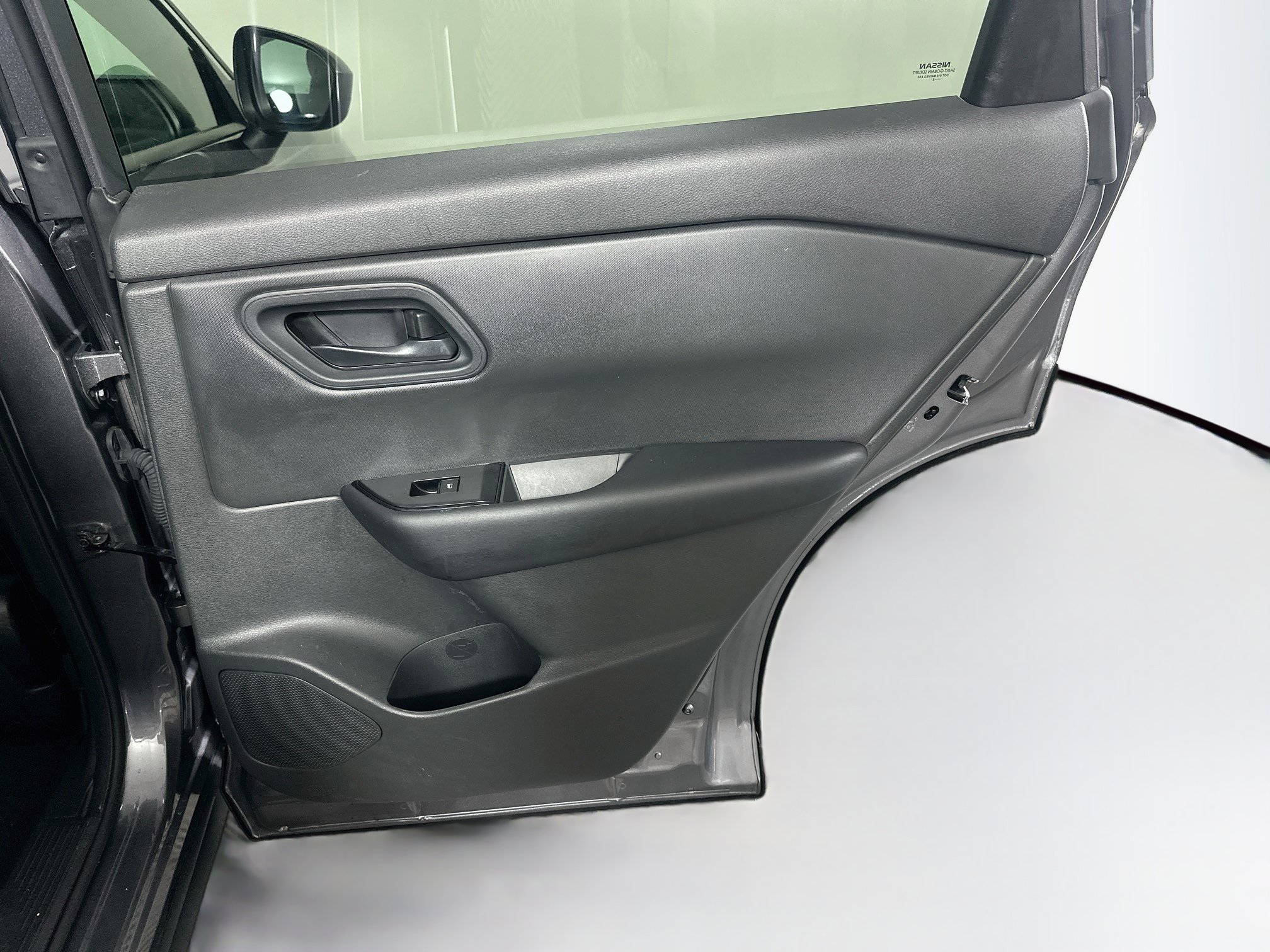 Used 2025 Nissan Rogue S FWD image 28