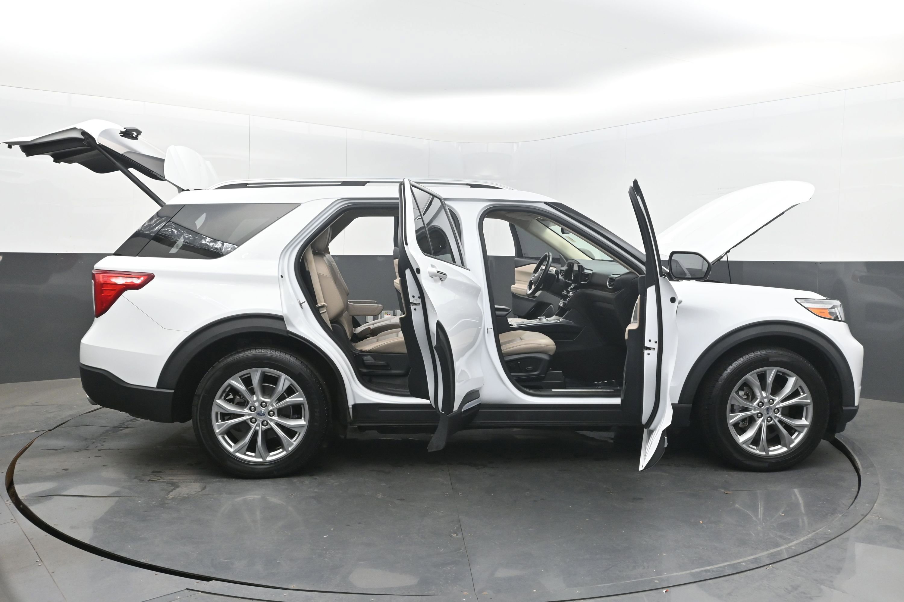 Used 2021 Ford Explorer Limited w/ Equipment Group 301A image 46