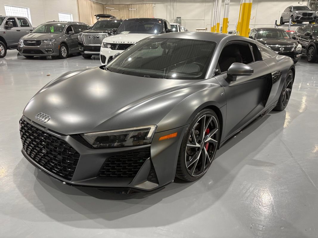 Used 2021 Audi R8 V10 w/ Premium Package image 3