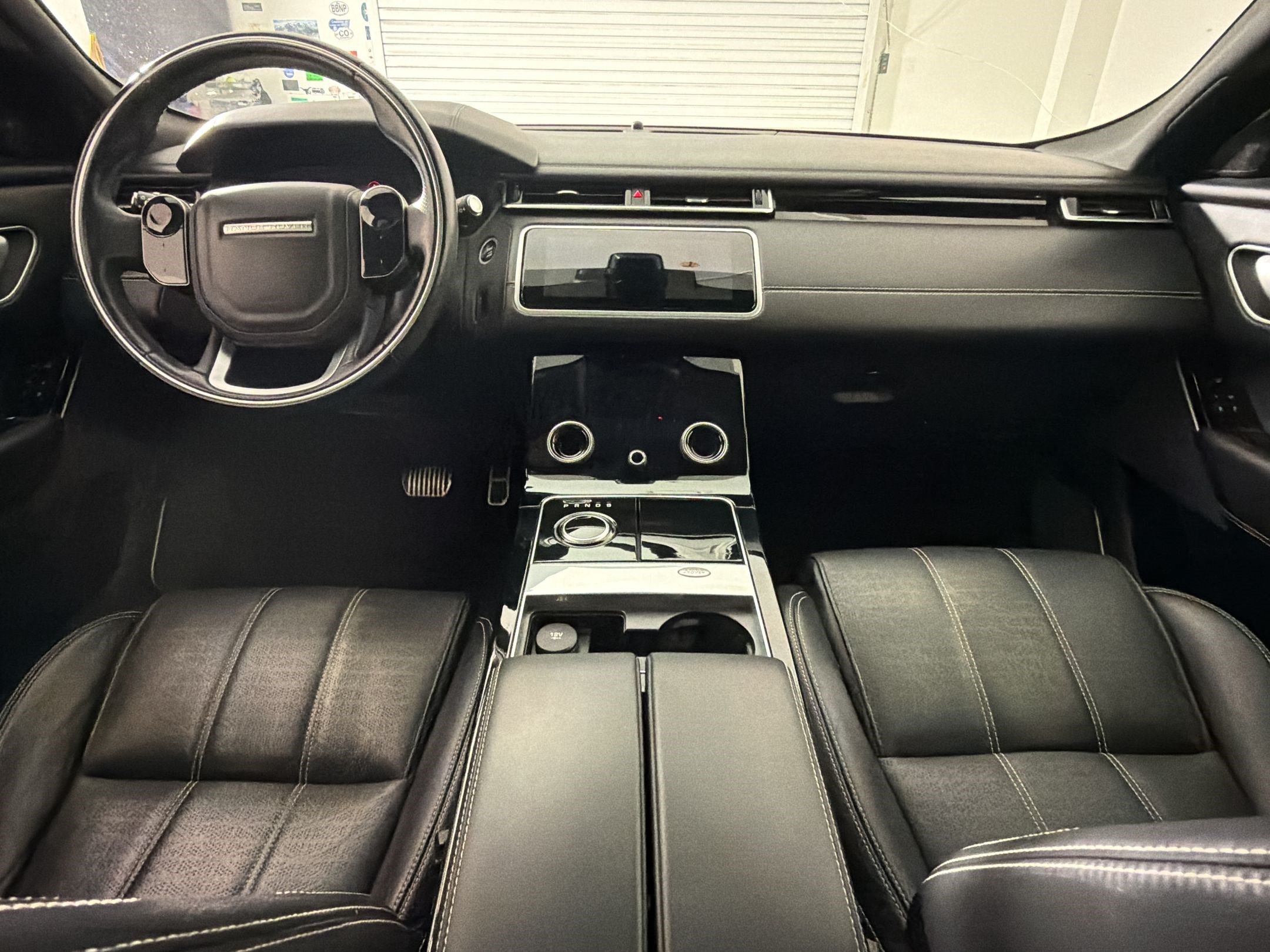 Used 2018 Land Rover Range Rover Velar R-Dynamic HSE AWD/4WD image 14