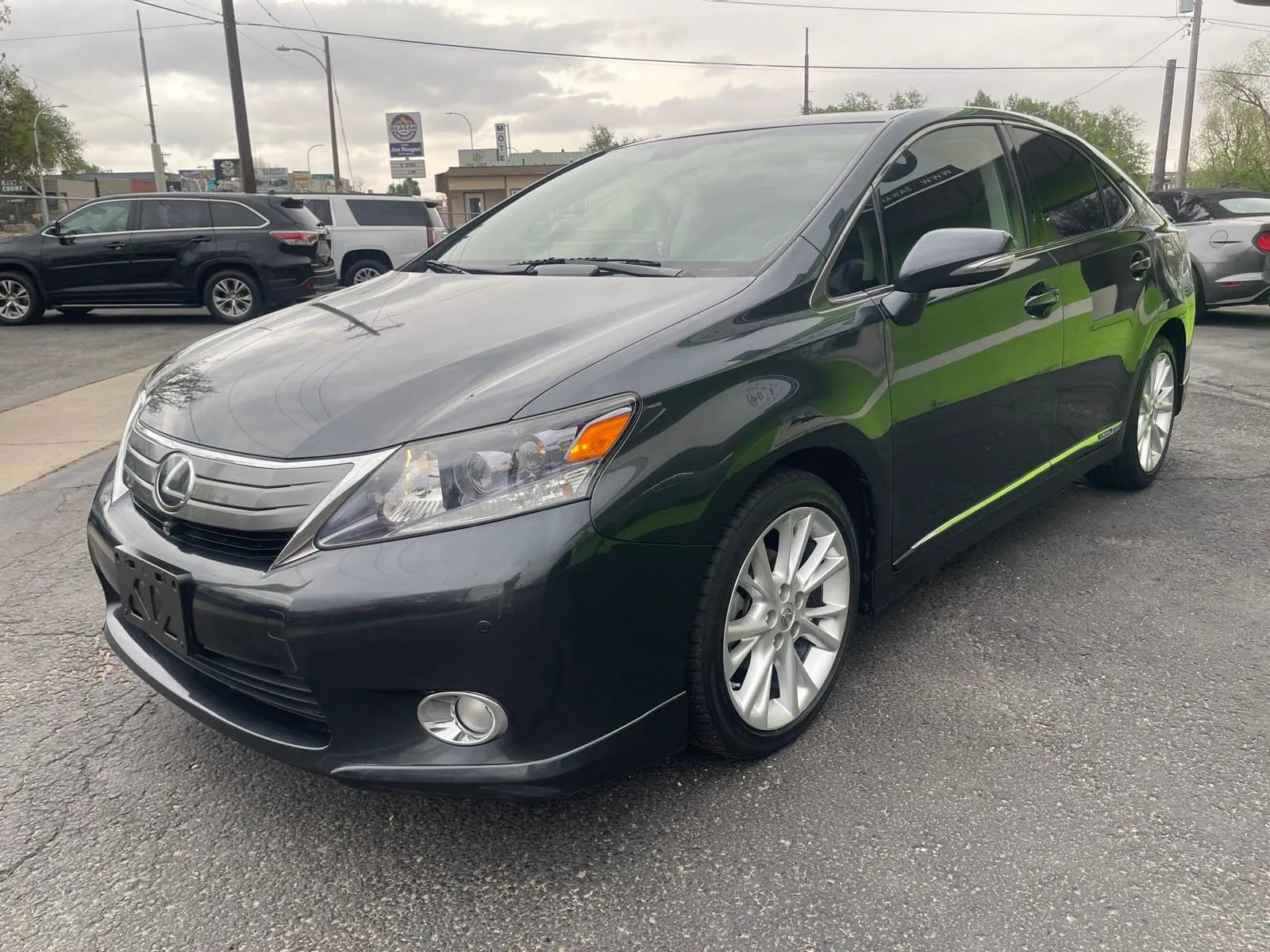 Used 2011 Lexus HS 250h Premium w/ Park Assist Pkg FWD image 3