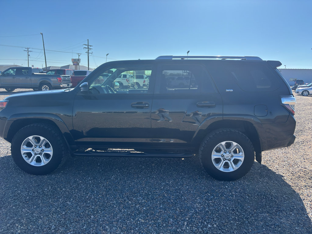 Used 2016 Toyota 4Runner SR5 AWD/4WD image 7