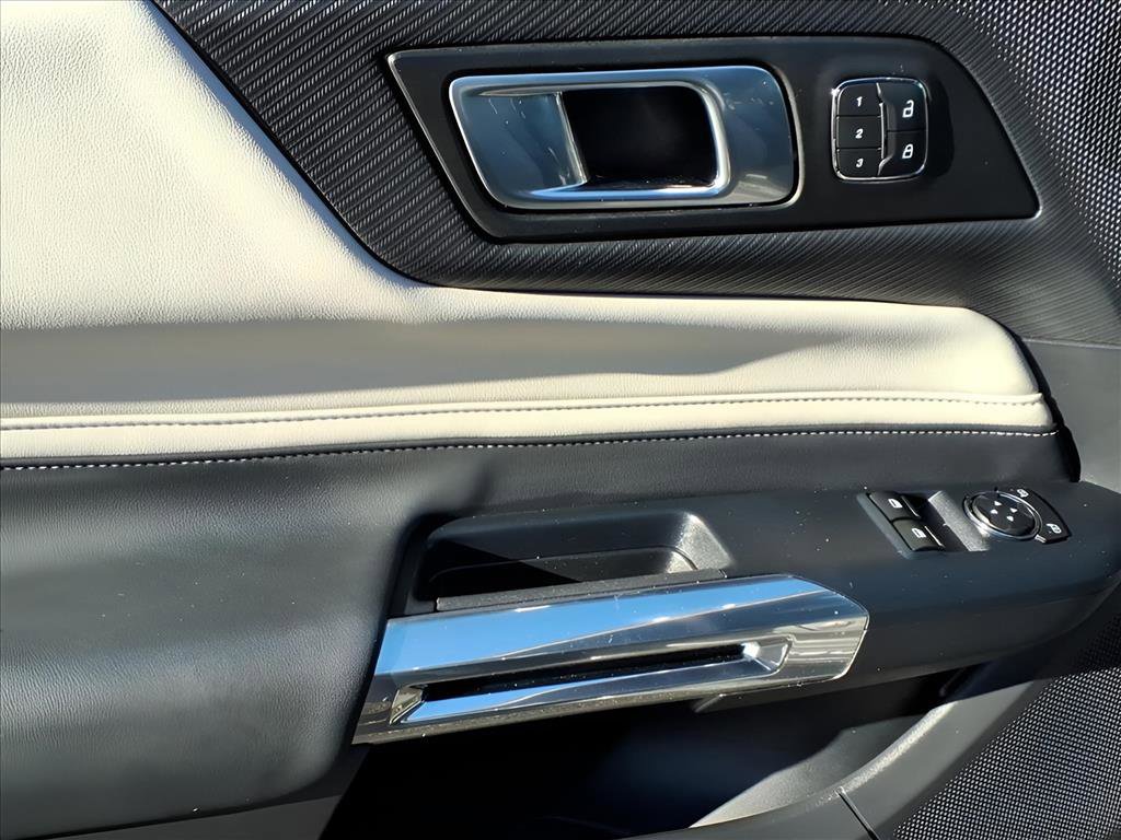 Used 2024 Ford Mustang Premium image 12