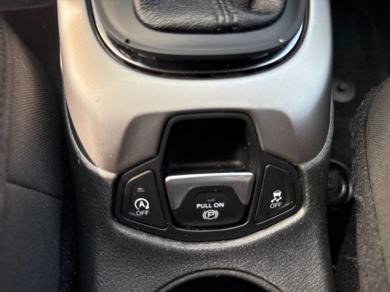 Used 2018 Jeep Compass Sport image 28