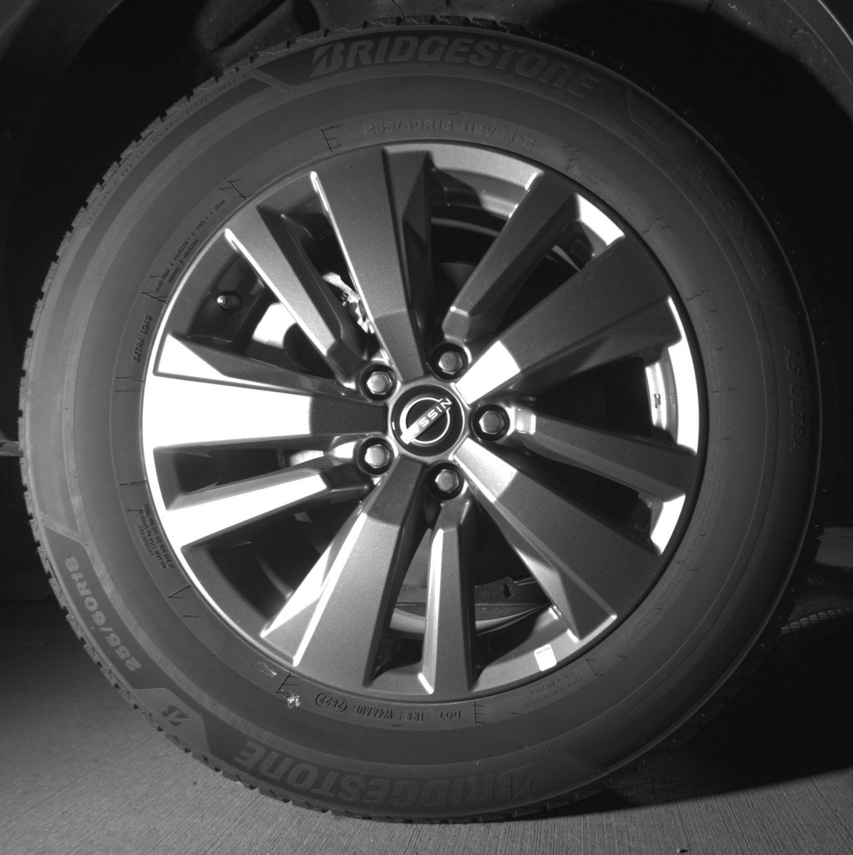 Used 2025 Nissan Pathfinder SV FWD image 15