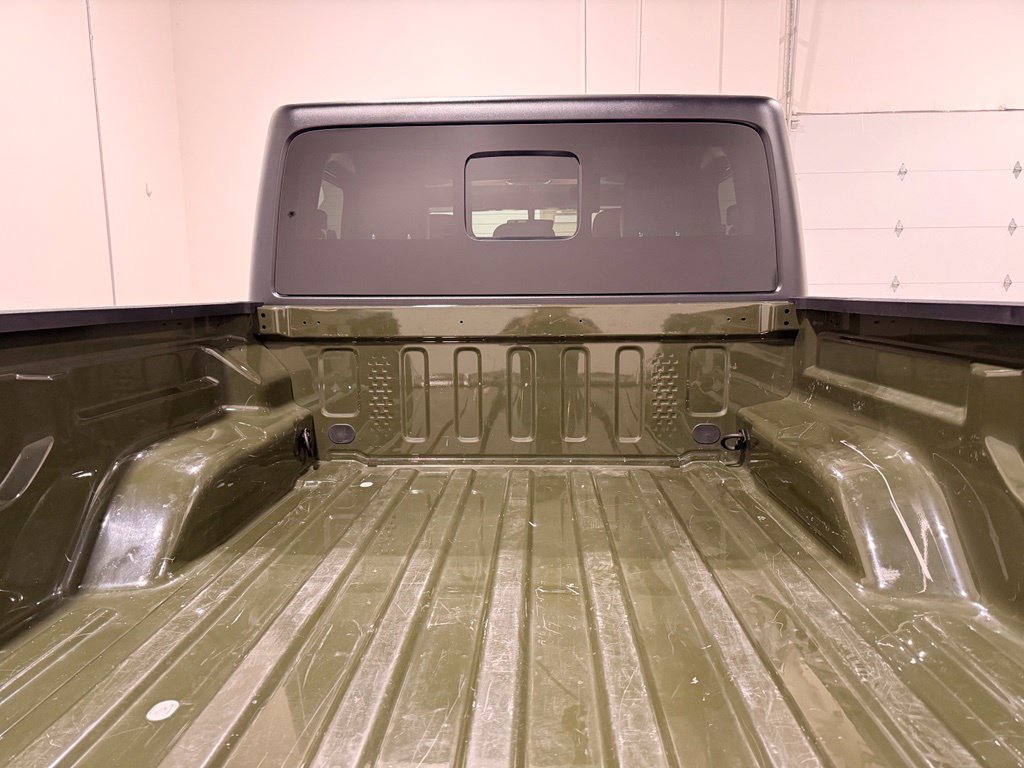 Used 2023 Jeep Gladiator Sport AWD/4WD image 10