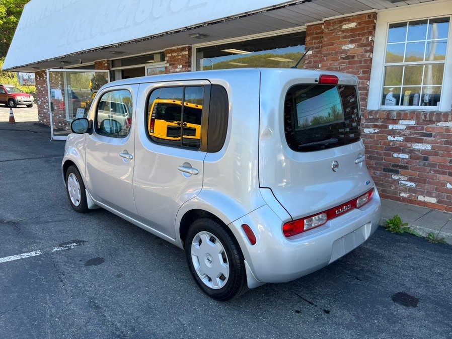 Used 2013 Nissan Cube 1.8 S w/ Interior Designer Pkg FWD image 2
