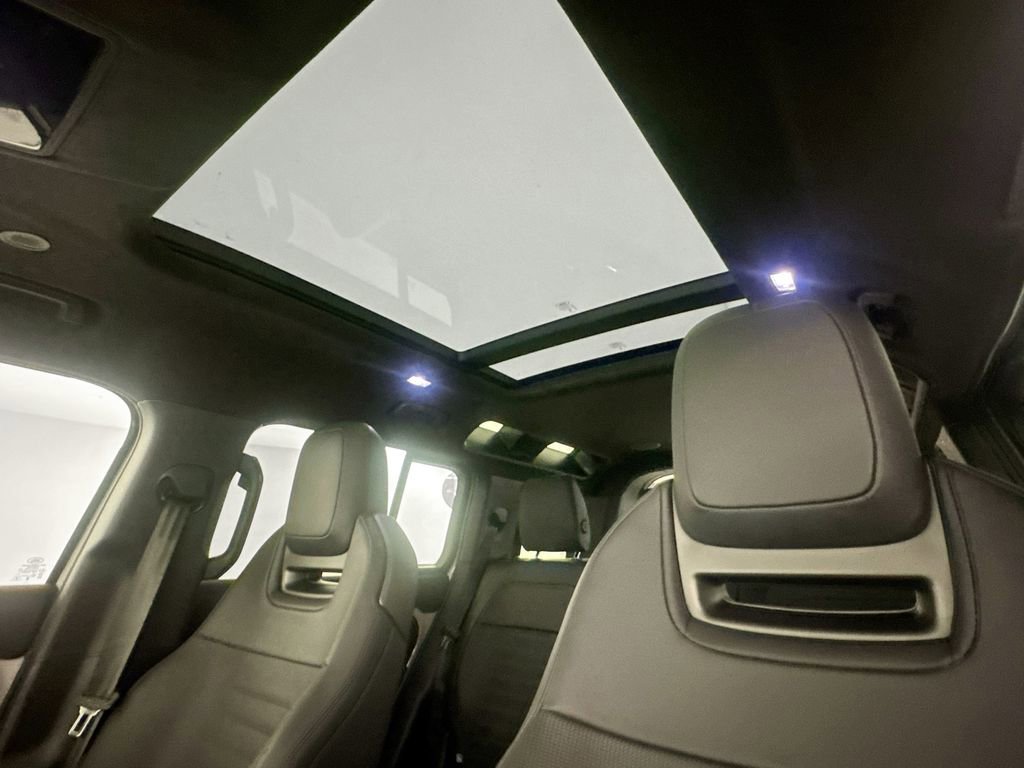 New 2026 Land Rover Defender 110 OCTA image 21