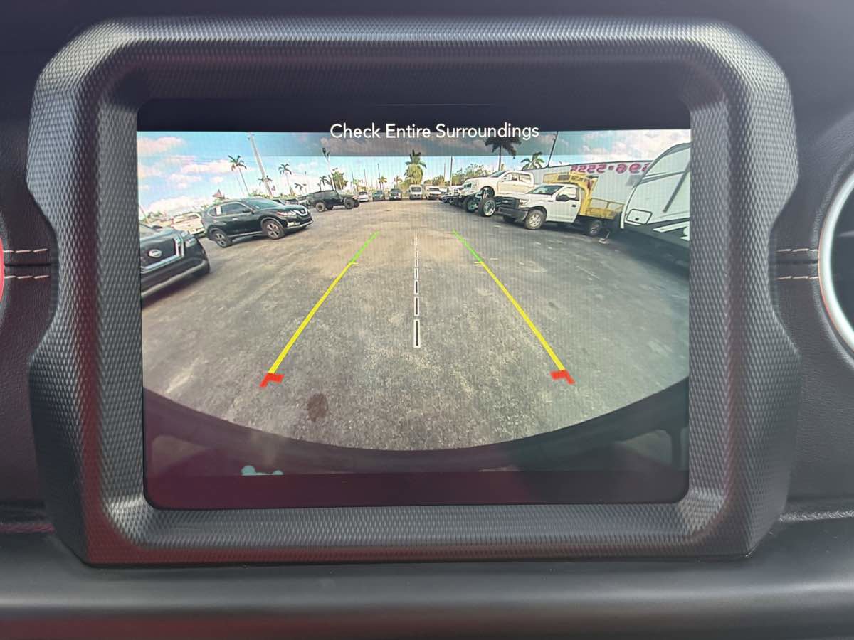 Used 2022 Jeep Wrangler Unlimited Sahara 4xe image 19