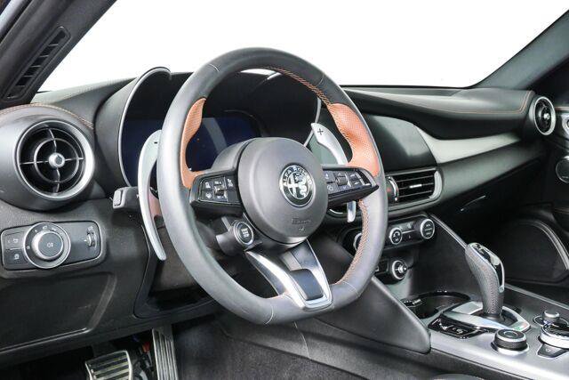 Used 2025 Alfa Romeo Giulia w/ Driving Assist Package RWD image 3