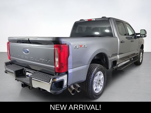 Used 2025 Ford F250 XLT AWD/4WD image 3