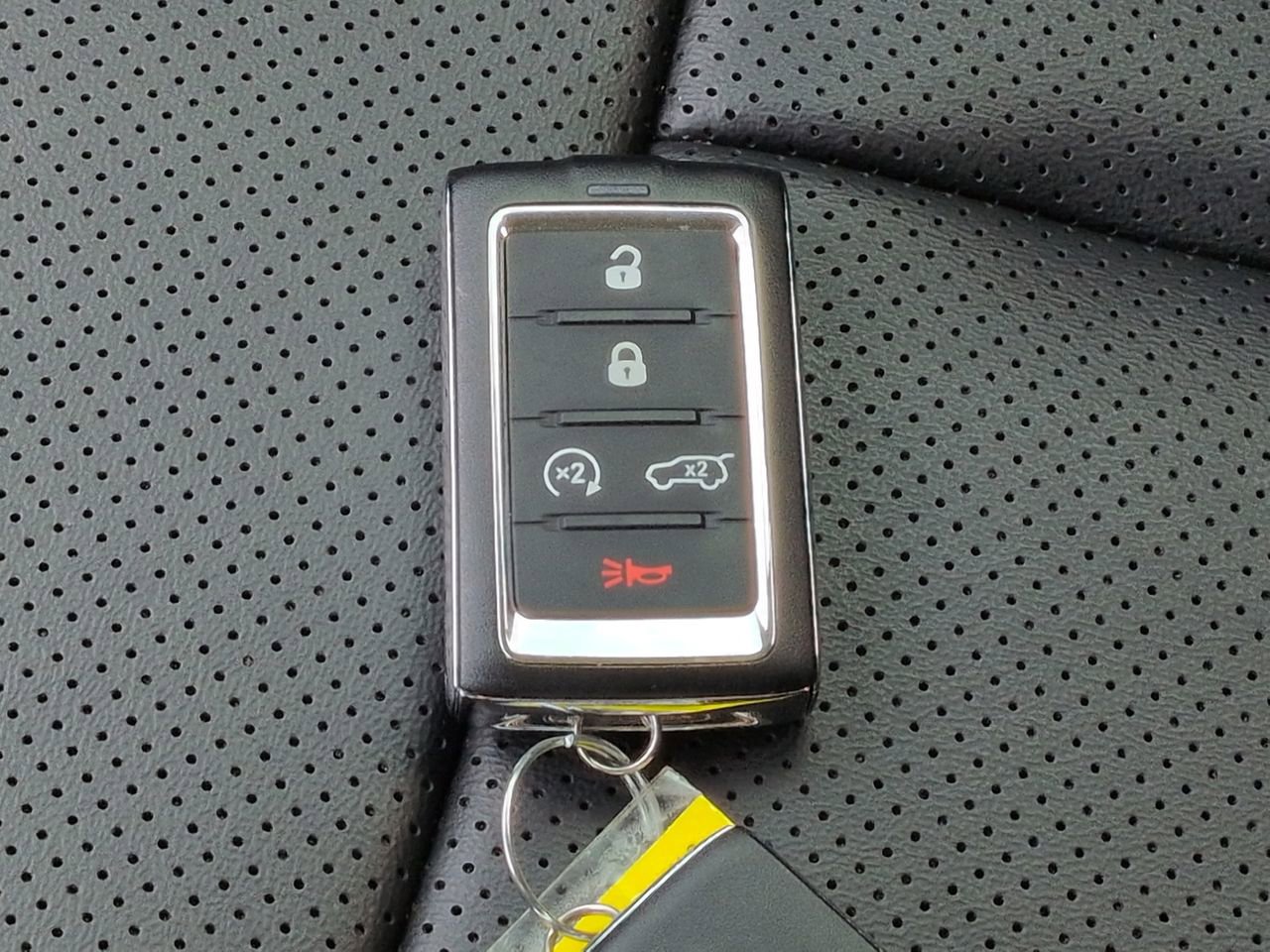 Used 2023 Jeep Grand Cherokee Limited w/ Luxury Tech Group II RWD image 28