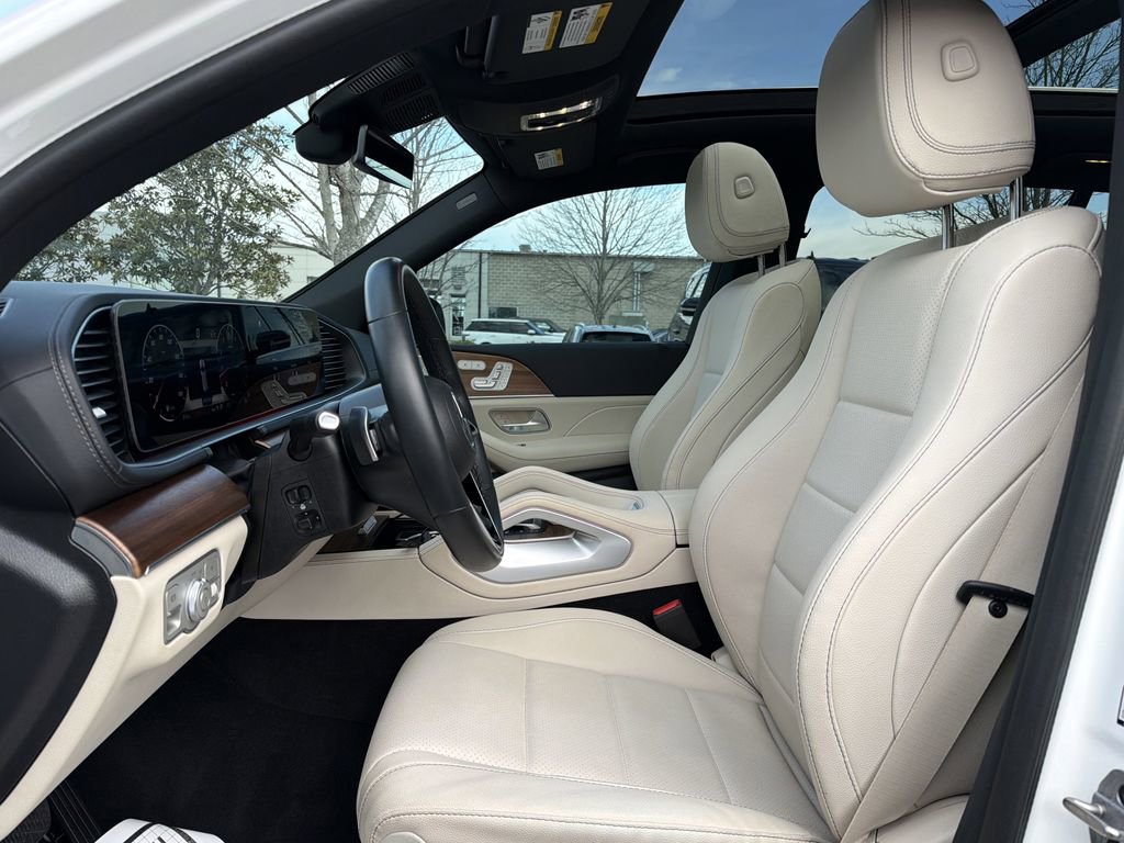 Used 2025 Mercedes-Benz GLS 450 4MATIC image 11
