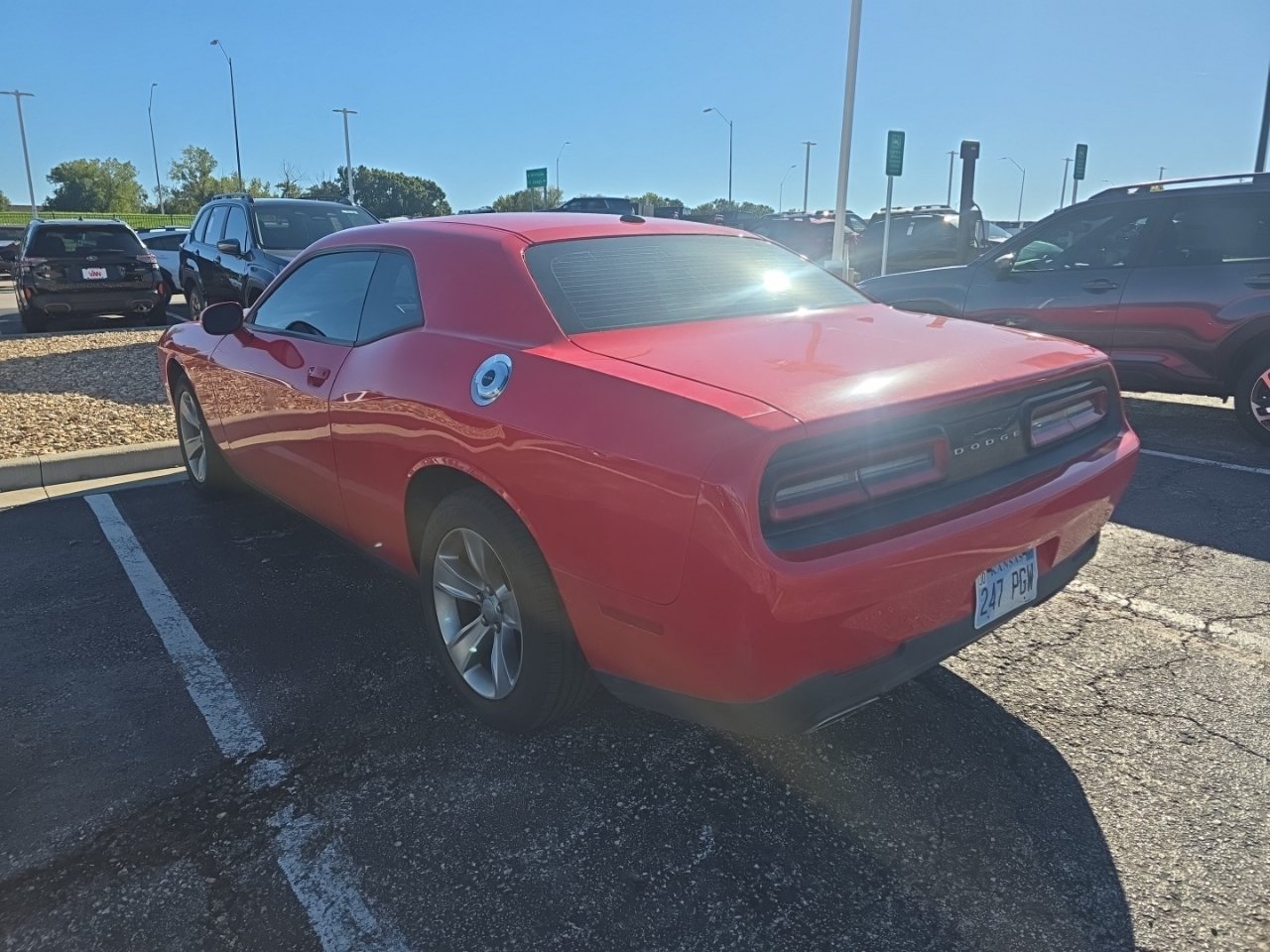Used 2015 Dodge Challenger SXT RWD image 7