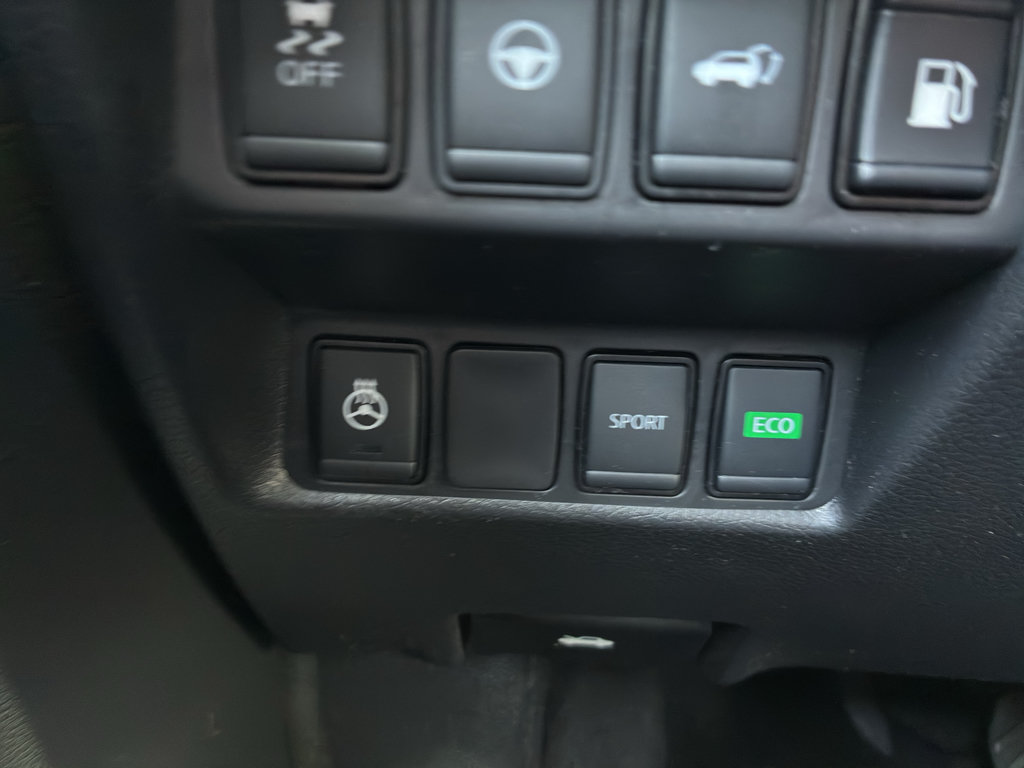 Used 2019 Nissan Rogue SV w/ Premium Package FWD image 25