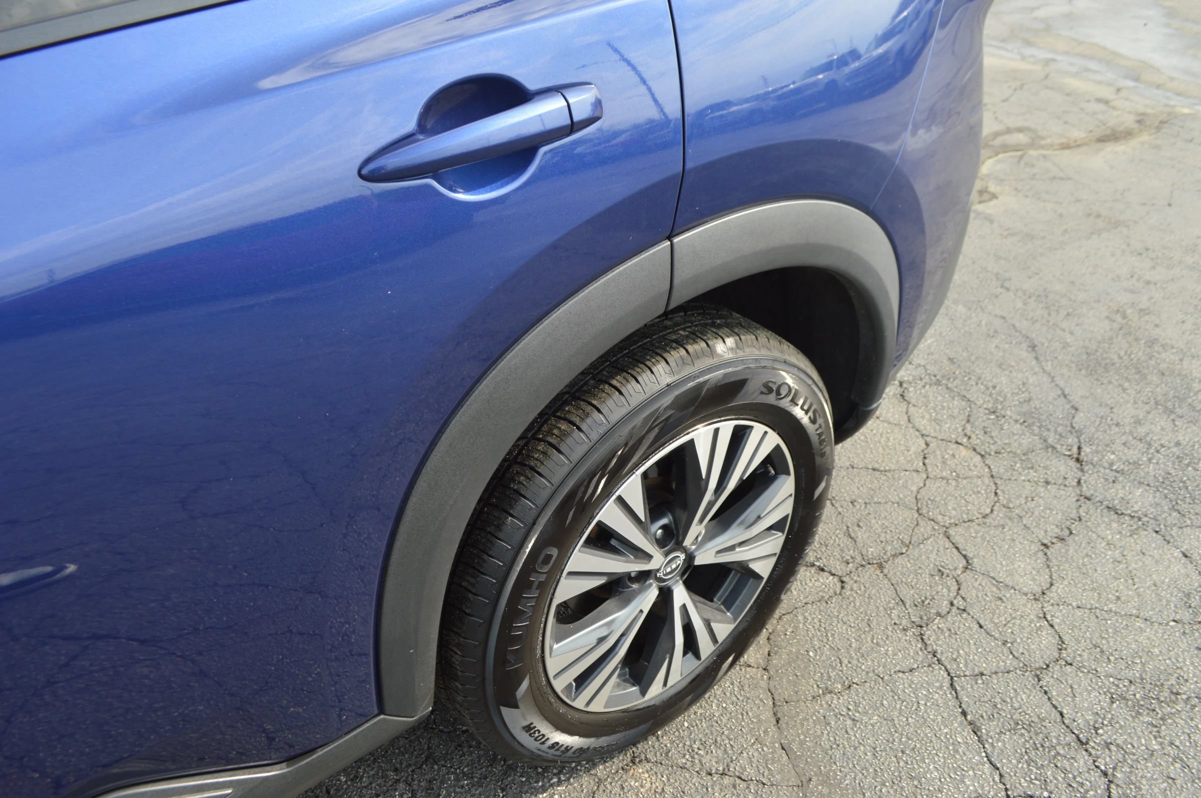 Used 2023 Nissan Rogue SV FWD image 4