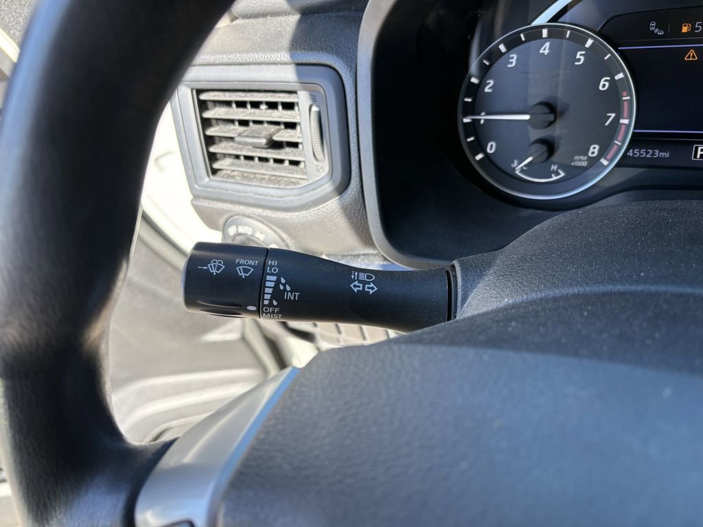 Used 2022 Nissan Titan SV image 26