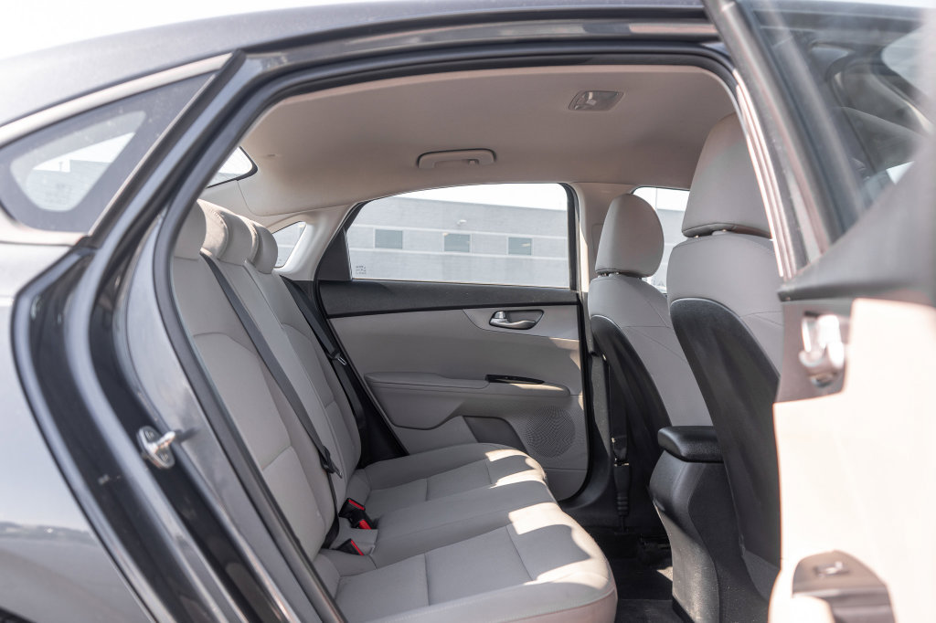 Used 2019 Kia Forte LXS FWD image 13