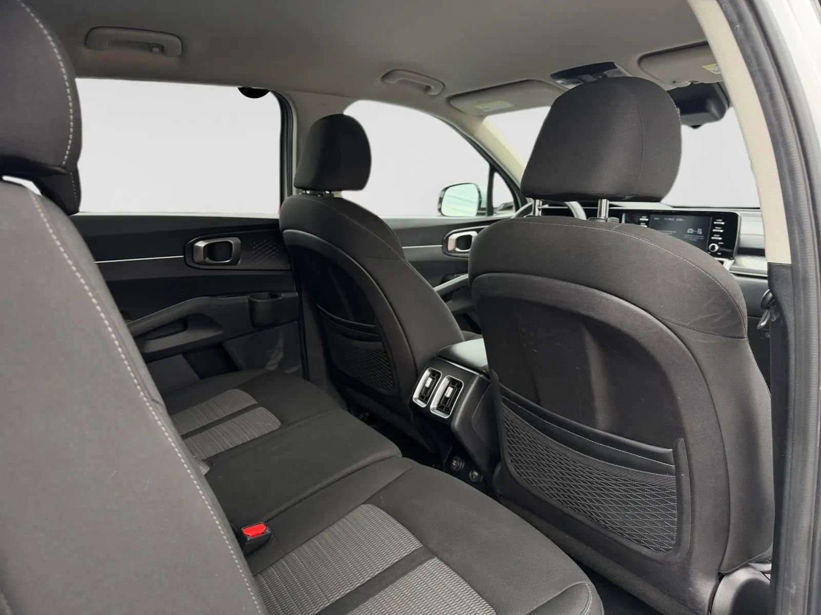 Used 2021 Kia Sorento LX FWD image 31