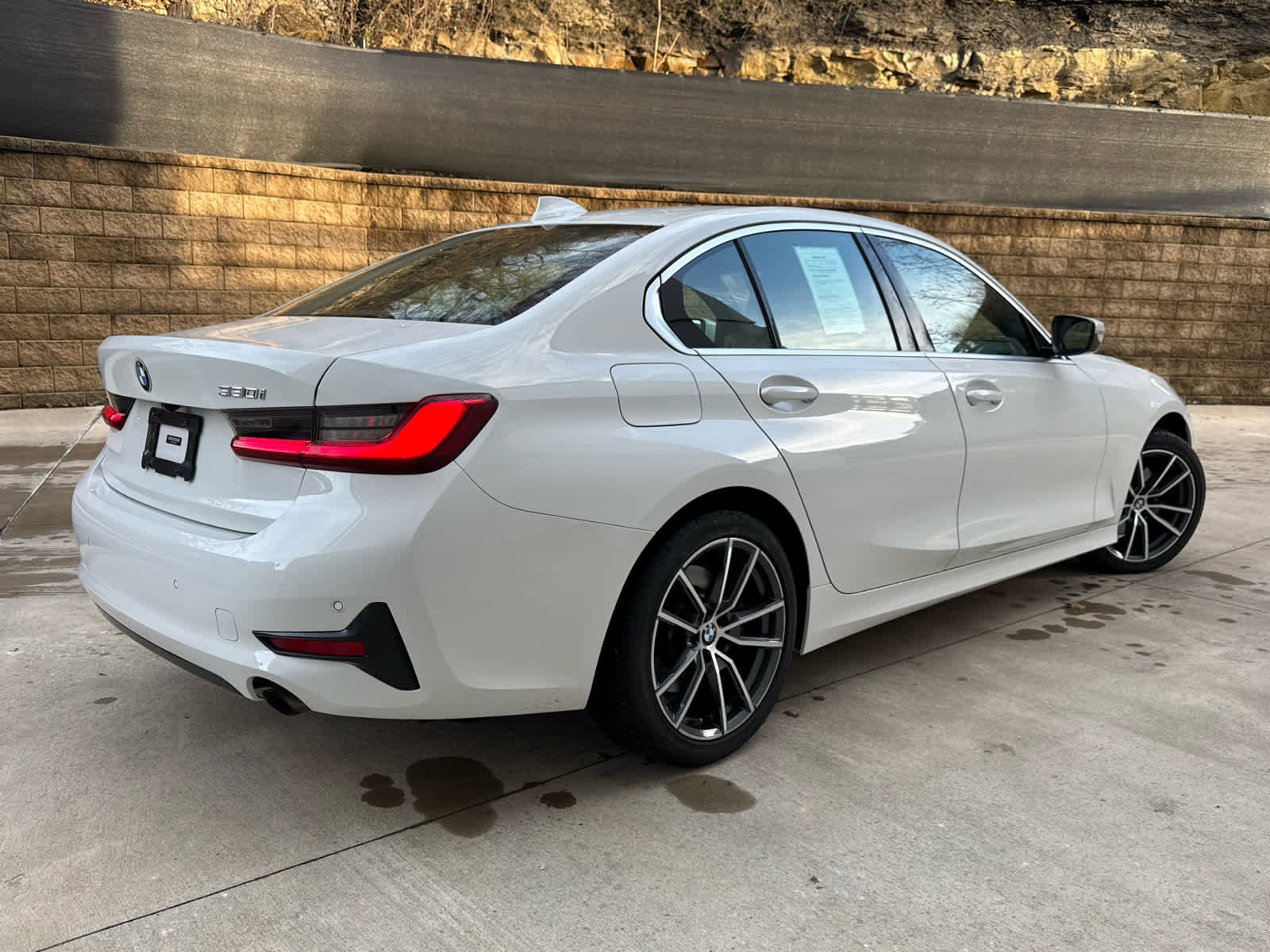 Certified 2021 BMW 330i xDrive Sedan w/ Convenience Package image 3