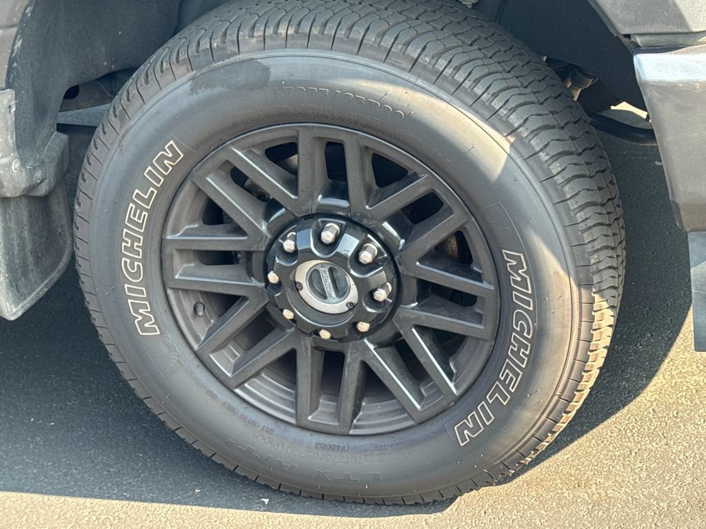Used 2020 Ford F350 Lariat AWD/4WD image 9