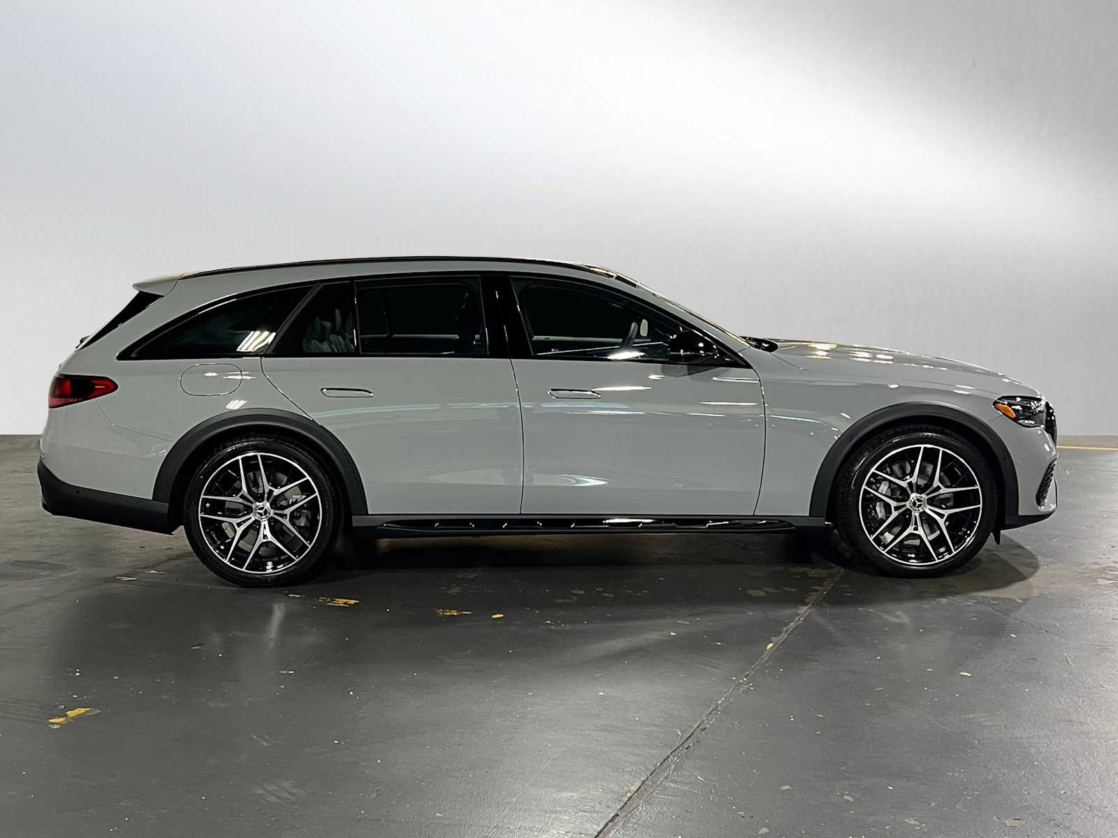 New 2026 Mercedes-Benz E 450 4MATIC All-Terrain Wagon image 2