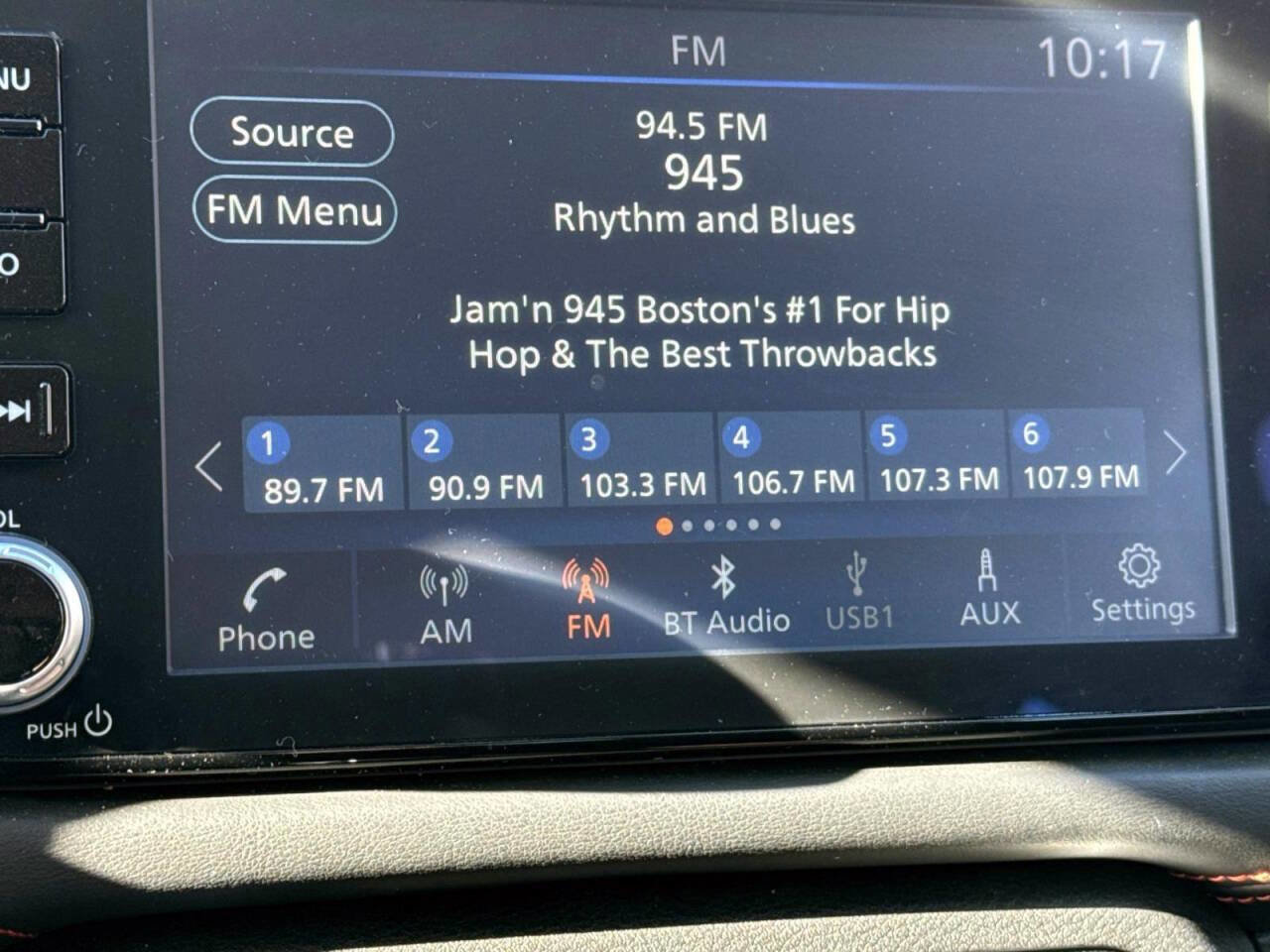 Used 2023 Nissan Versa SR w/ Trunk Package image 19