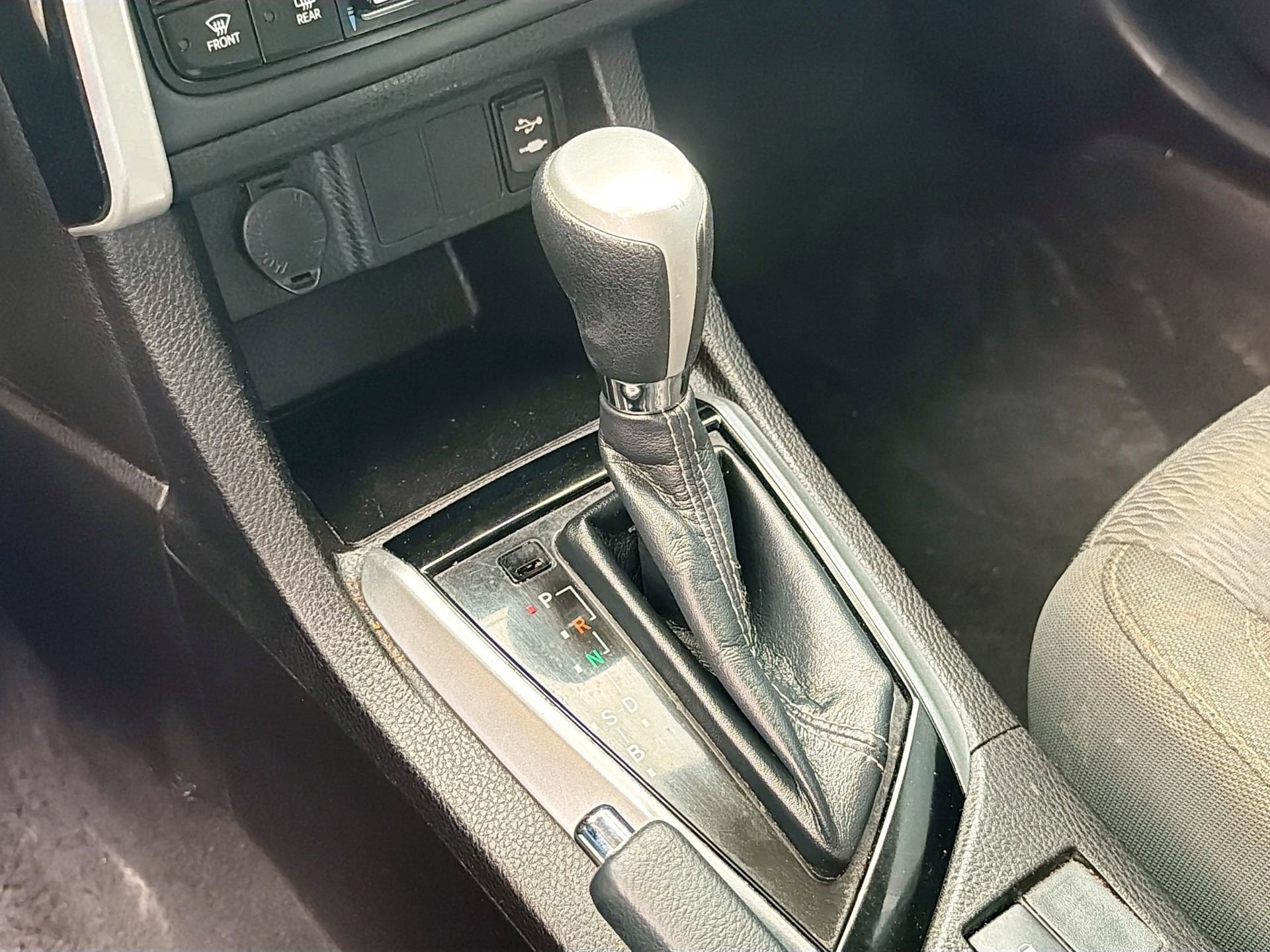 Used 2019 Toyota Corolla LE w/ Carpet Mat Package (TMS) image 18