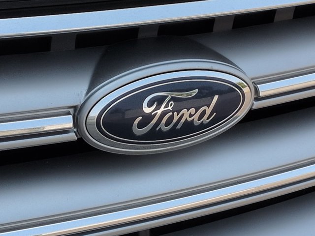Used 2017 Ford Escape SE w/ SE Cold Weather Package AWD/4WD image 30
