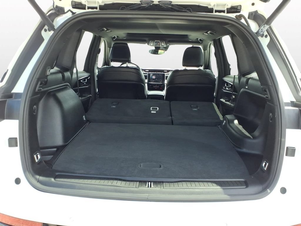Used 2023 Jeep Grand Cherokee Altitude AWD/4WD image 10
