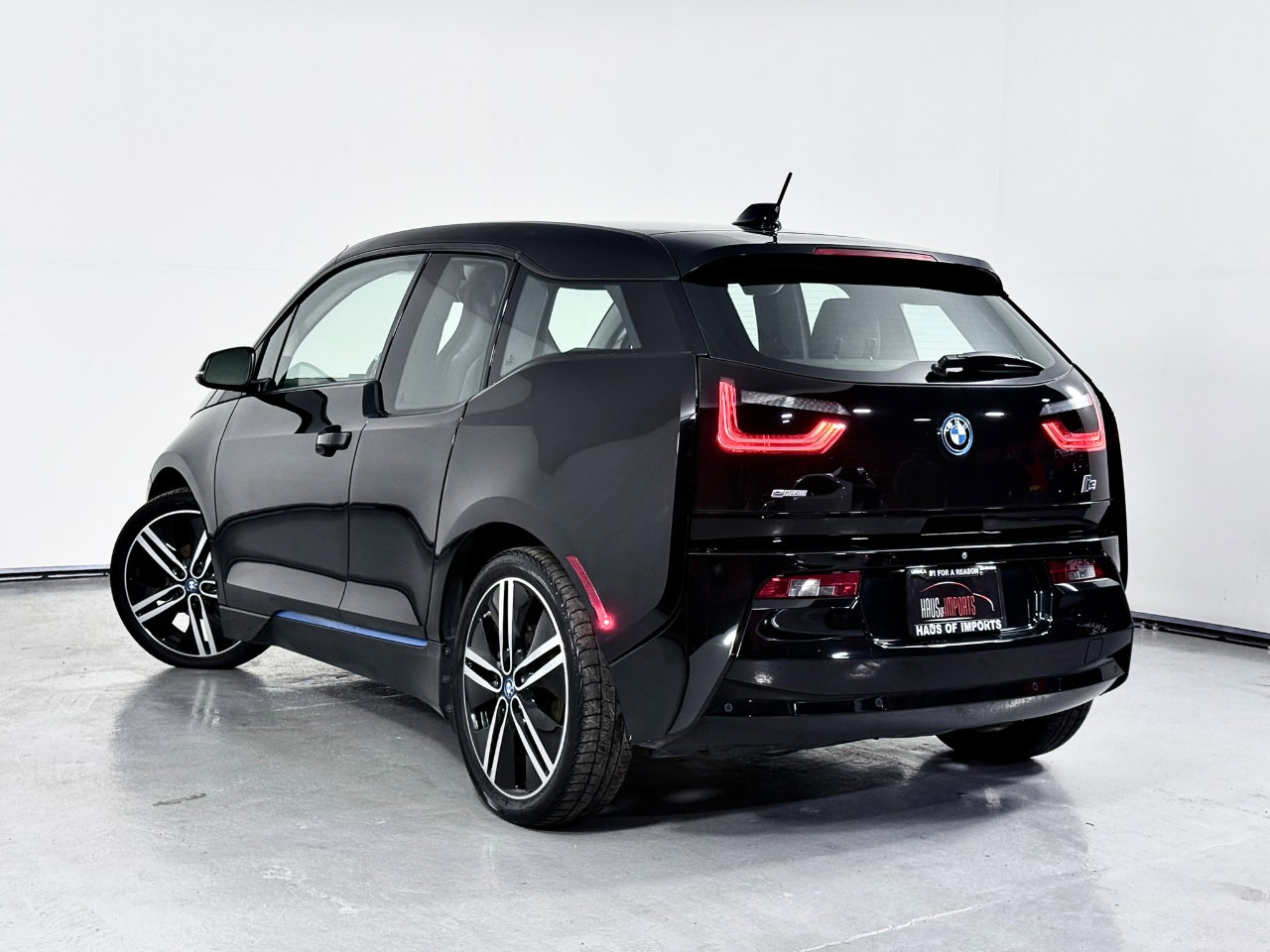 Used 2017 BMW i3 w/ Range Extender image 11