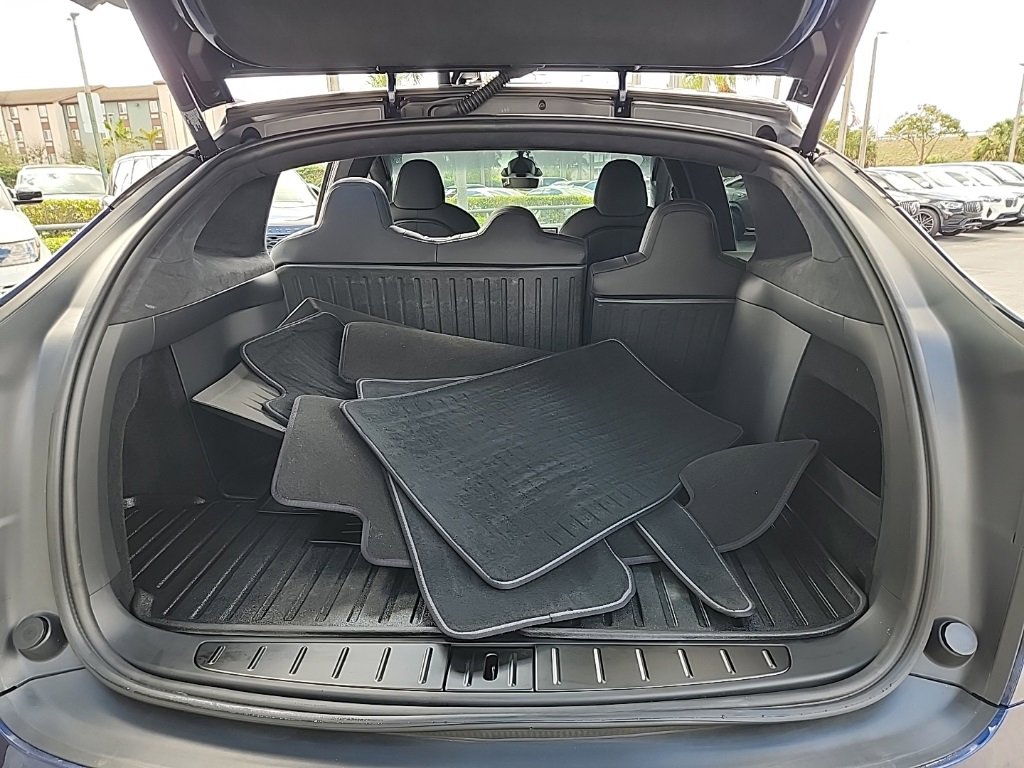 Used 2024 Tesla Model X image 19