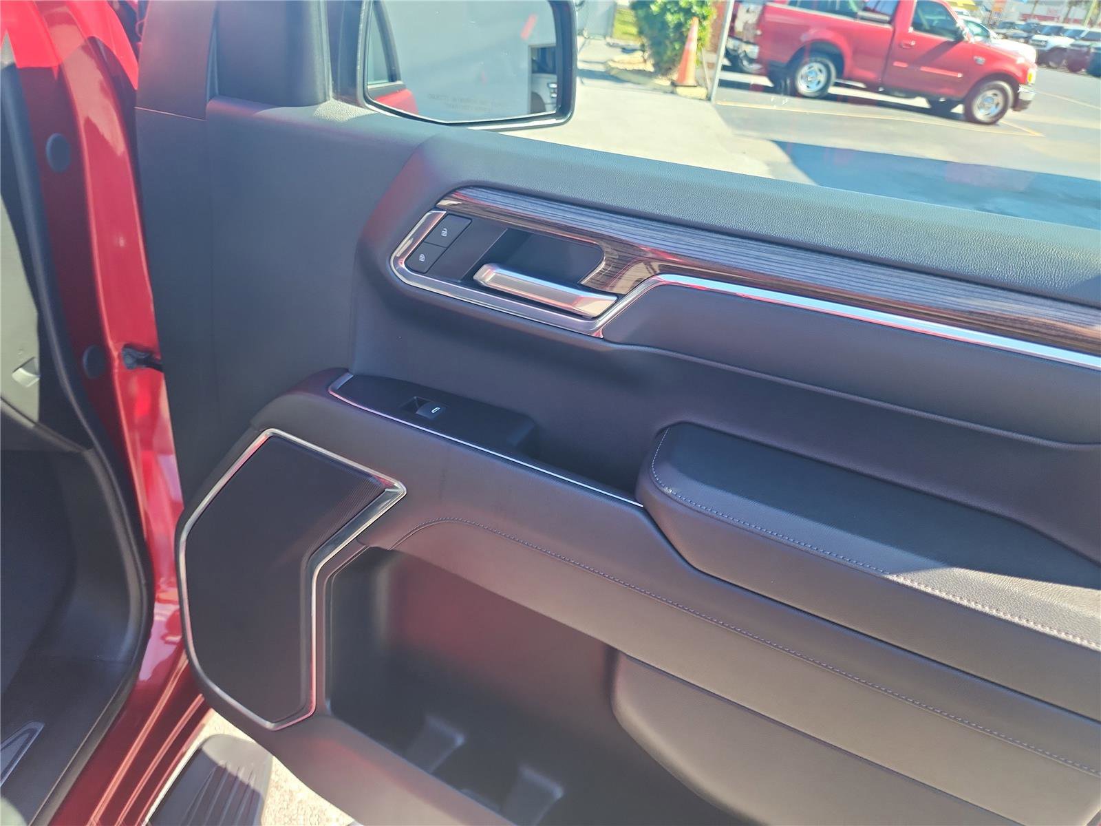 Used 2024 Chevrolet Silverado 1500 LT image 26