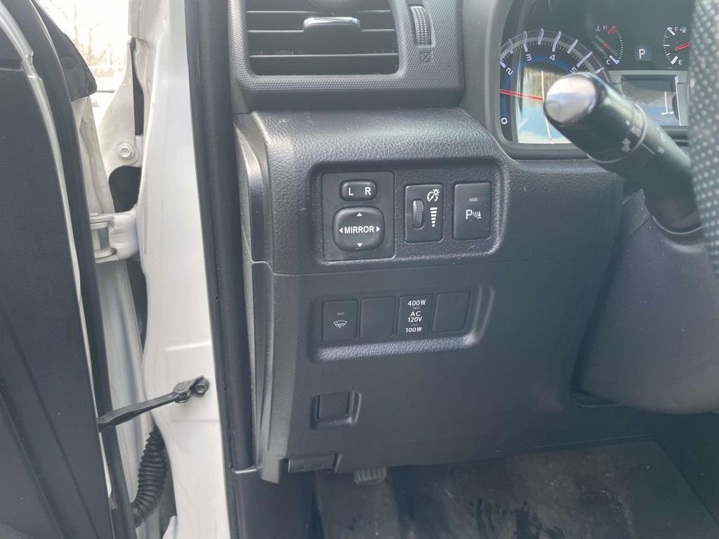 Used 2018 Toyota 4Runner Limited image 31