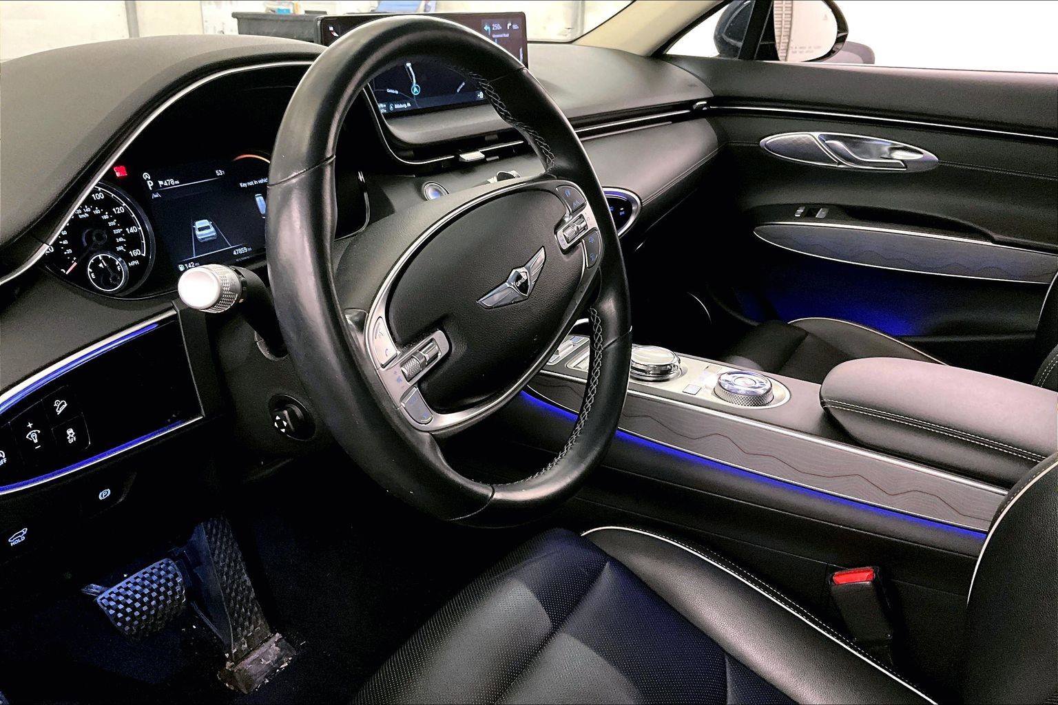 Used 2022 Genesis GV70 2.5T w/ Advanced Package image 12