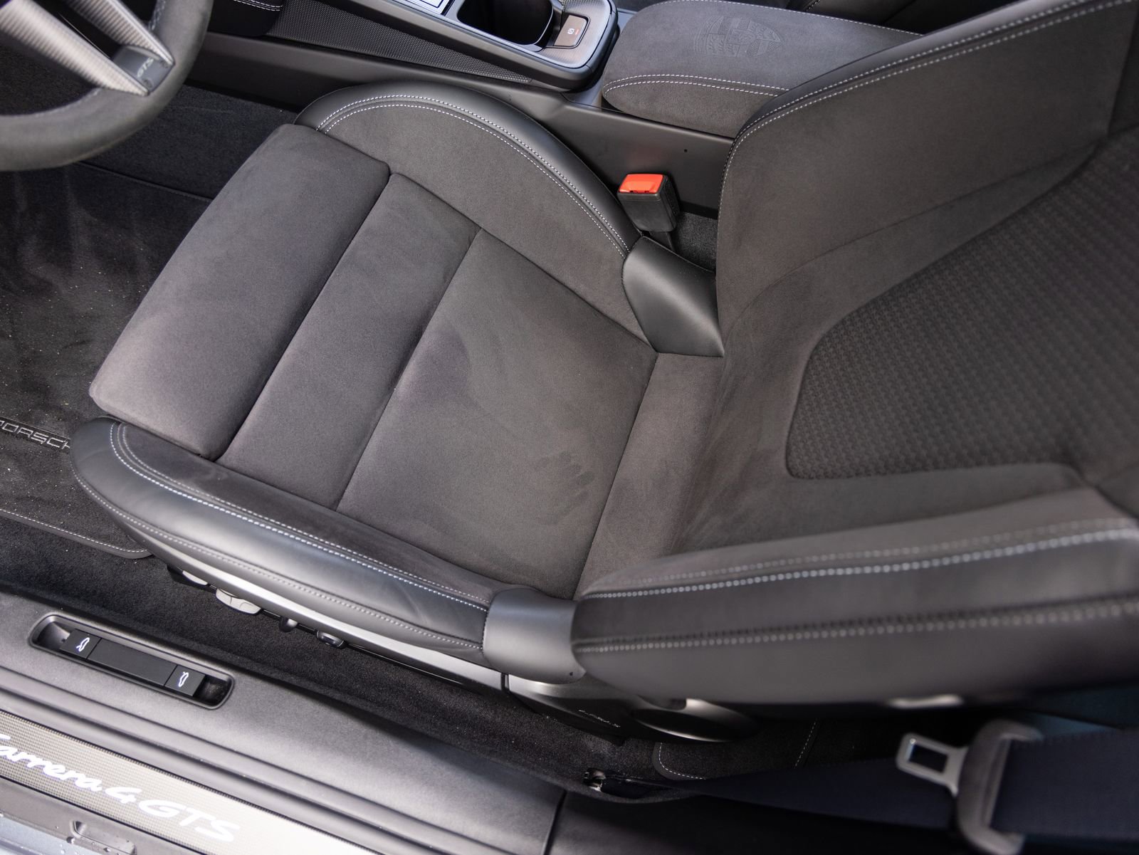 Used 2025 Porsche 911 Carrera 4 GTS image 23