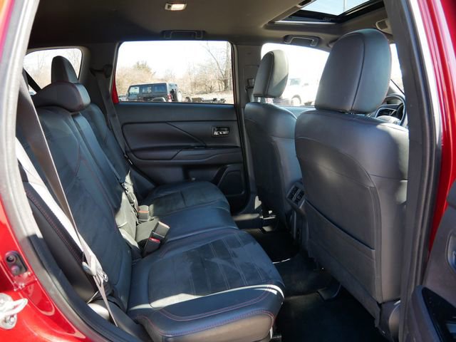 Used 2020 Mitsubishi Outlander LE image 9