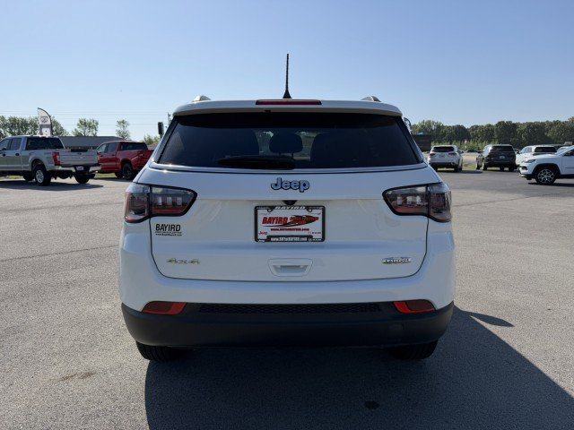 Used 2024 Jeep Compass Latitude AWD/4WD image 8