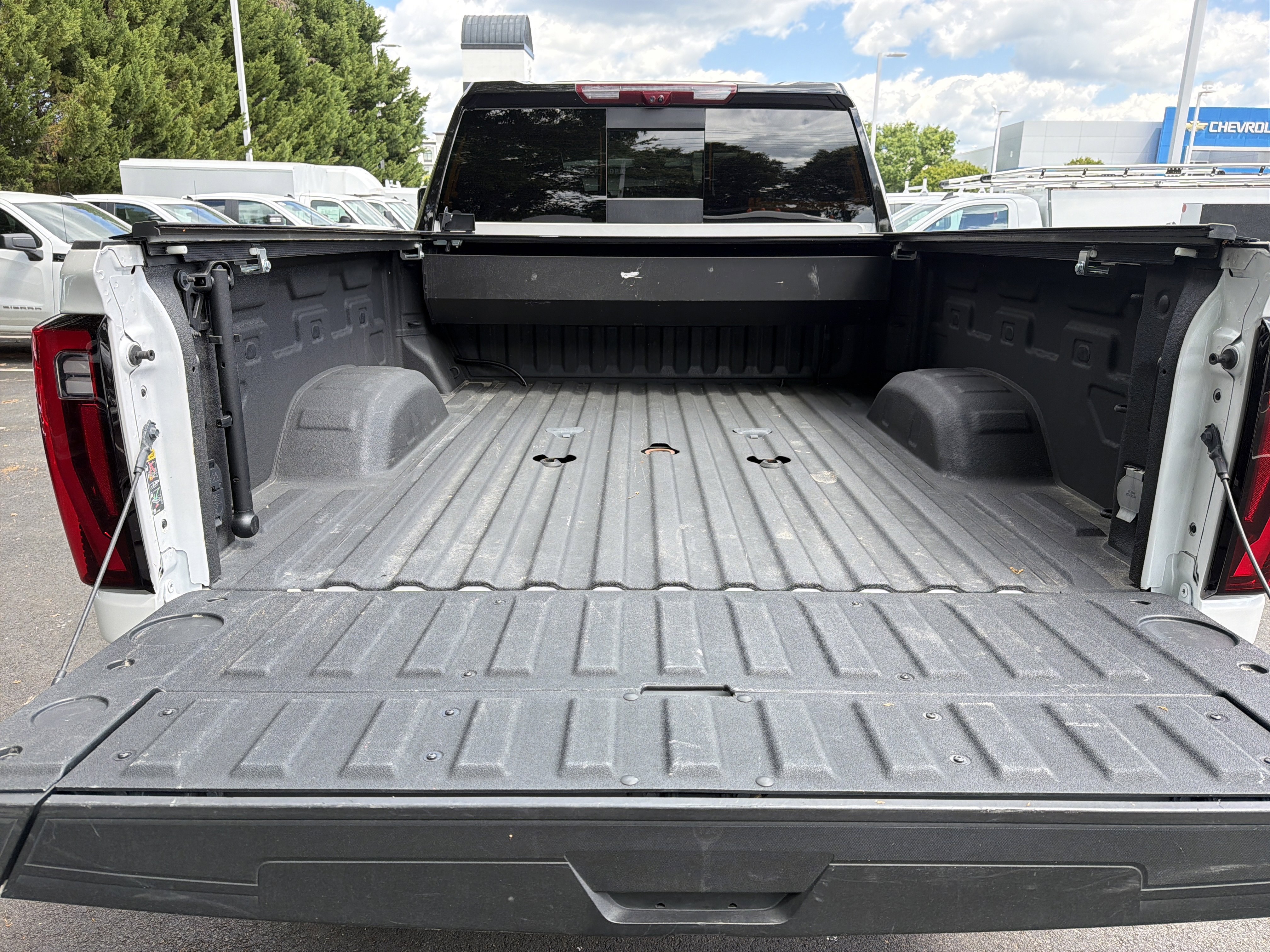 Used 2024 GMC Sierra 2500 Denali Ultimate image 32